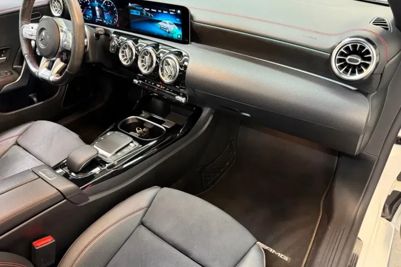 Mercedes-Benz CLA 45 AMG din 2020 cu 68.214 km - oferta MER146163 - foto 13