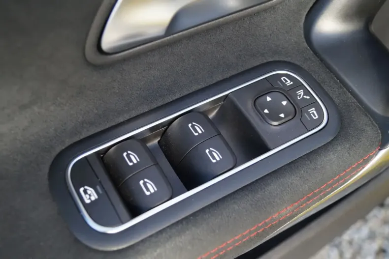 Mercedes-Benz CLA 250 din 2021 cu 63.000 km - oferta MER146166 - foto 15