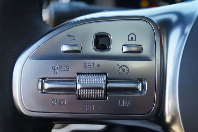 Mercedes-Benz CLA 250 din 2021 cu 63.000 km - oferta MER146166 - foto 19