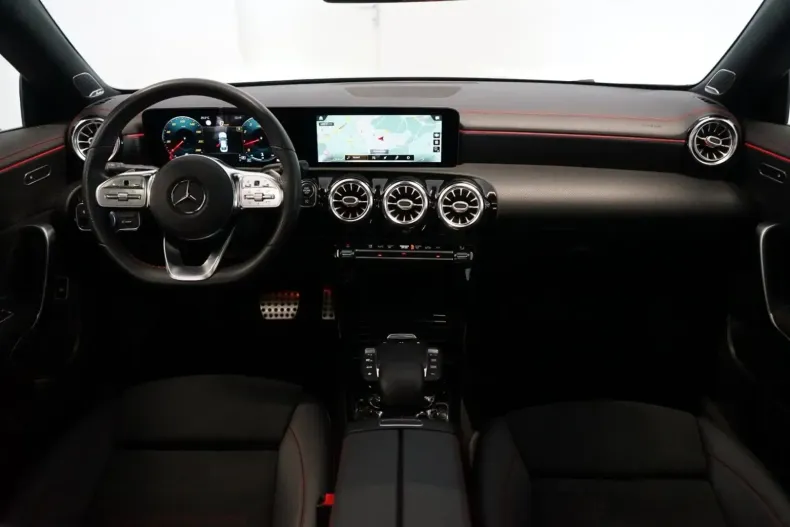 Mercedes-Benz CLA 220 din 2020 cu 58.631 km - oferta MER146169 - foto 12