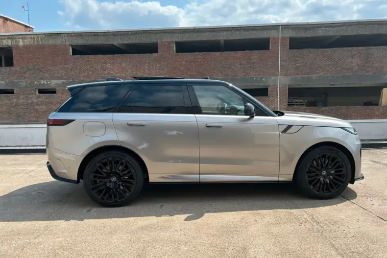 Land Rover Range Rover Sport din 2025 cu 30 km - oferta LAN146171 - foto 2