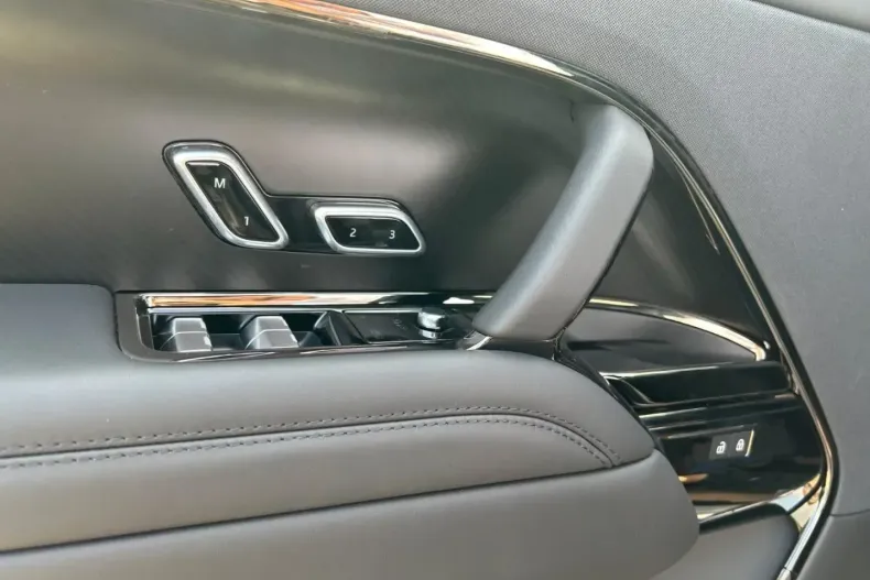 Land Rover Range Rover Sport din 2025 cu 30 km - oferta LAN146171 - foto 9