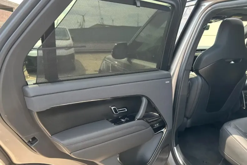 Land Rover Range Rover Sport din 2025 cu 30 km - oferta LAN146171 - foto 11