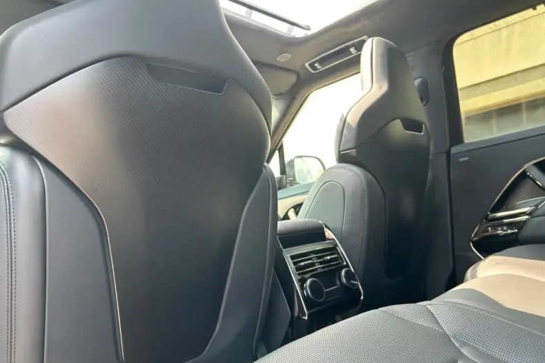 Land Rover Range Rover Sport din 2025 cu 30 km - oferta LAN146171 - foto 15