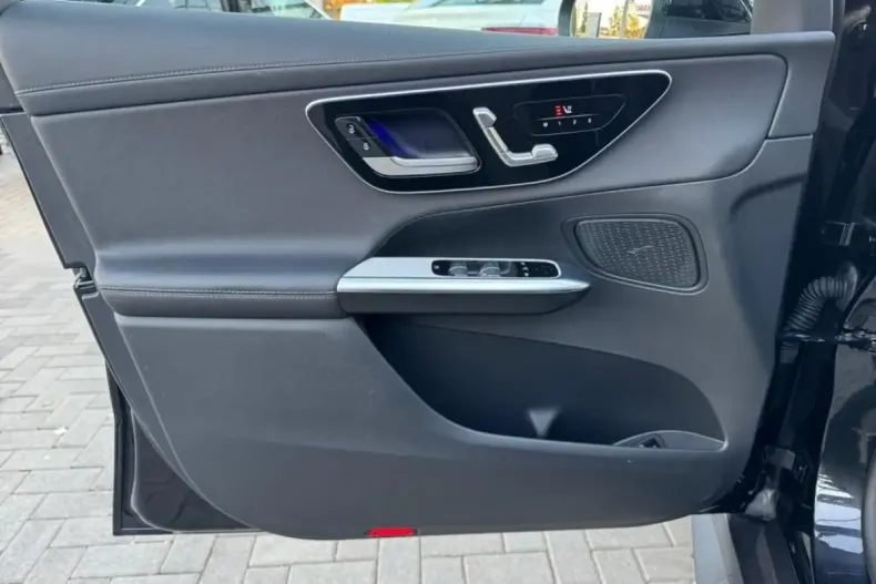 Mercedes-Benz GLC 300 din 2024 cu 18.265 km - oferta MER146180 - foto 7