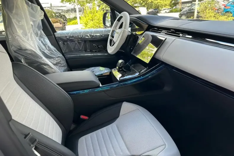 Land Rover Range Rover Sport din 2025 cu 5 km - oferta LAN146181 - foto 5