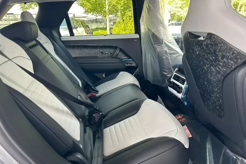 Land Rover Range Rover Sport din 2025 cu 5 km - oferta LAN146181 - foto 6