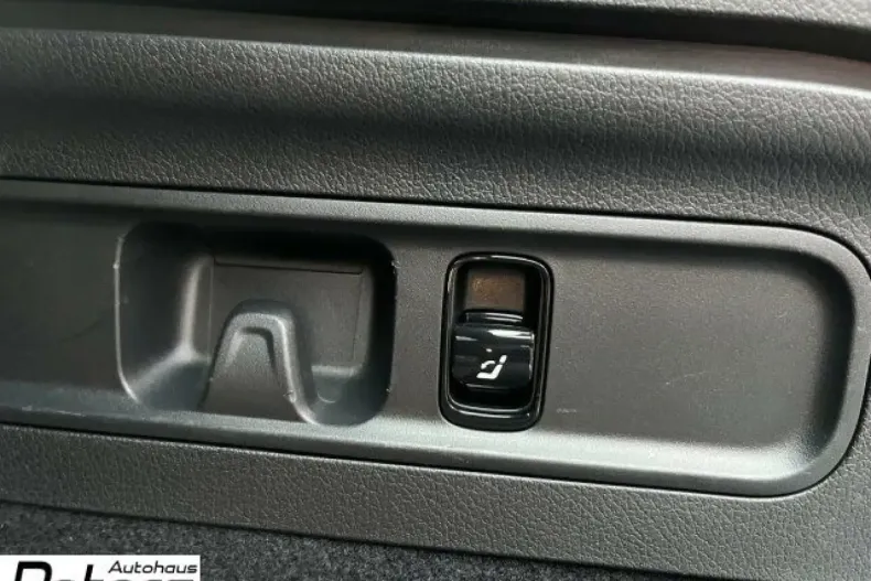 Mercedes-Benz GLC 300 din 2023 cu 56.900 km - oferta MER146209 - foto 27