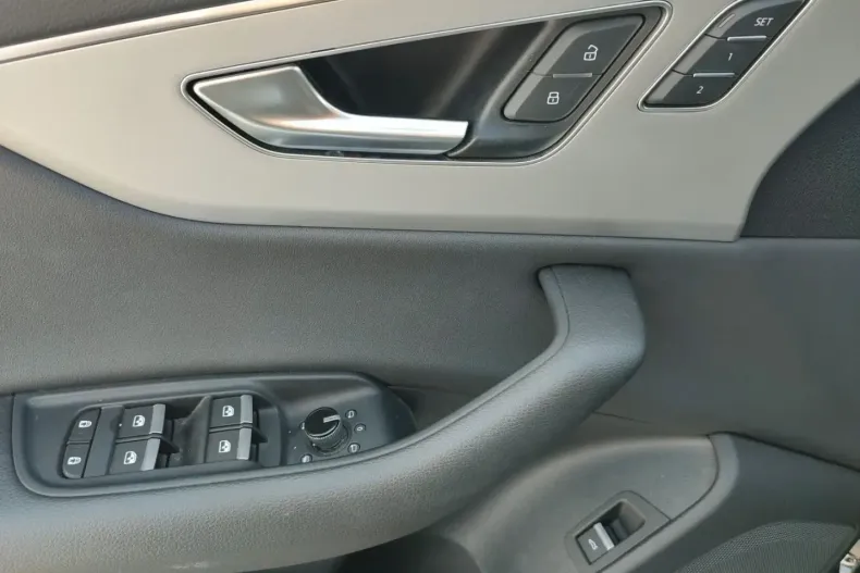 Audi Q8 din 2022 cu 83.912 km - oferta AUD146211 - foto 19