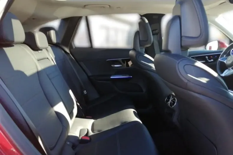 Mercedes-Benz GLC 300 din 2023 cu 14.990 km - oferta MER146215 - foto 12