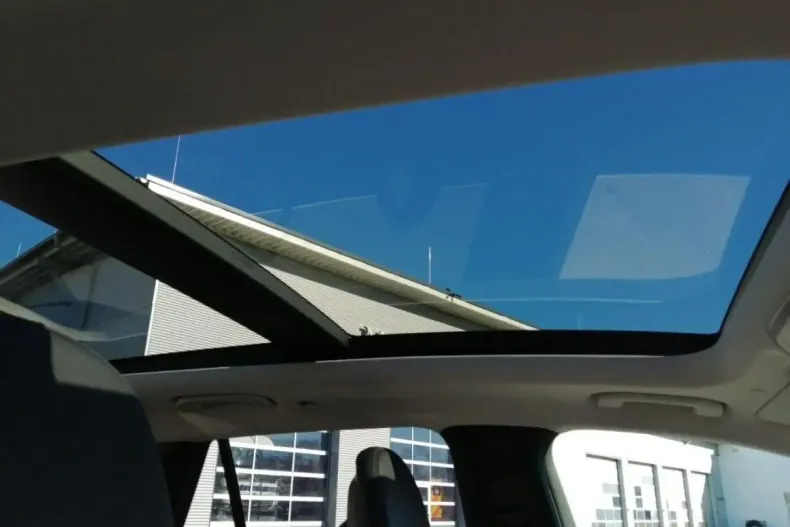 Mercedes-Benz GLC 300 din 2023 cu 14.990 km - oferta MER146215 - foto 17