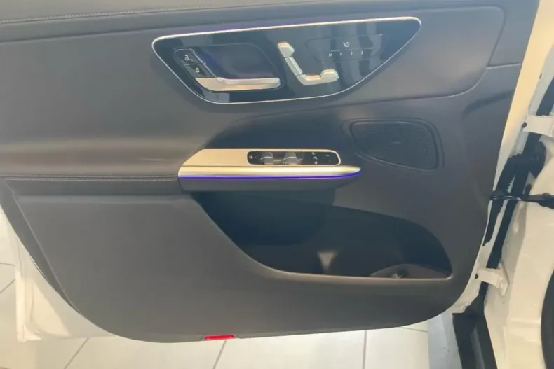 Mercedes-Benz GLC 300 din 2024 cu 19.866 km - oferta MER146220 - foto 14