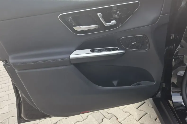 Mercedes-Benz GLC 300 din 2024 cu 12.822 km - oferta MER146228 - foto 15