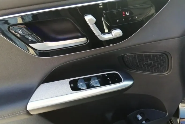 Mercedes-Benz GLC 300 din 2023 cu 59.900 km - oferta MER146235 - foto 19