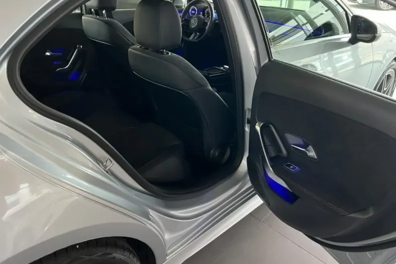 Mercedes-Benz A 180 din 2024 cu 12.000 km - oferta MER146250 - foto 13