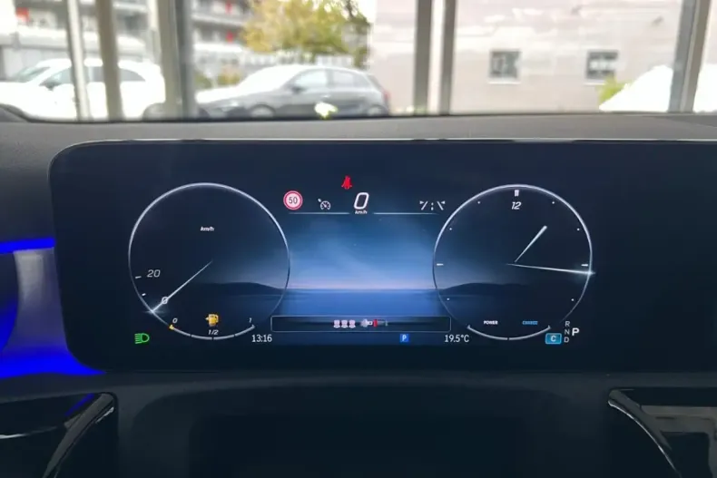 Mercedes-Benz A 180 din 2024 cu 12.000 km - oferta MER146250 - foto 21