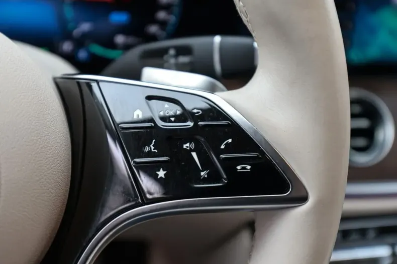 Mercedes-Benz E 300 din 2022 cu 31.755 km - oferta MER146251 - foto 27