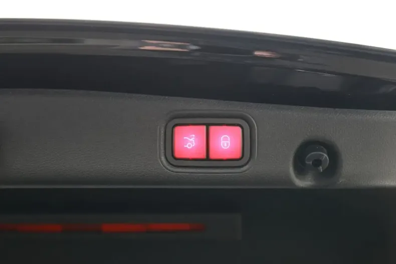 Mercedes-Benz E 300 din 2022 cu 31.755 km - oferta MER146251 - foto 34