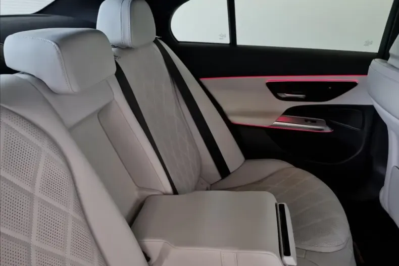 Mercedes-Benz E 220 din 2024 cu 6.592 km - oferta MER146259 - foto 15