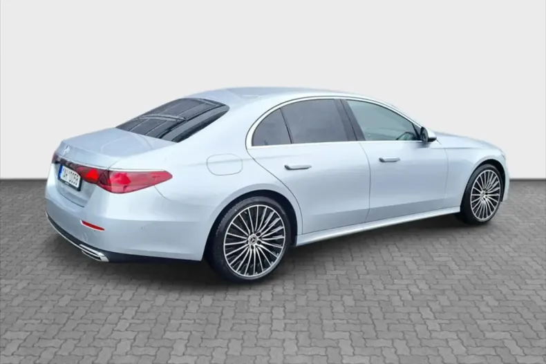 Mercedes-Benz E 220 din 2024 cu 3.157 km - oferta MER146261 - foto 5