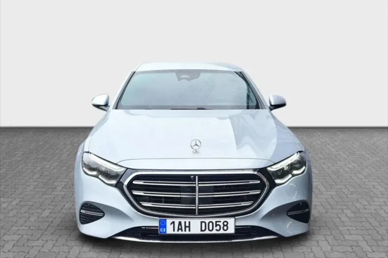 Mercedes-Benz E 220 din 2024 cu 3.157 km - oferta MER146261 - foto 8