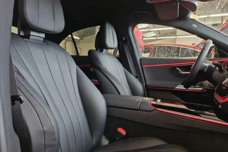 Mercedes-Benz E 220 din 2024 cu 3.157 km - oferta MER146261 - foto 13