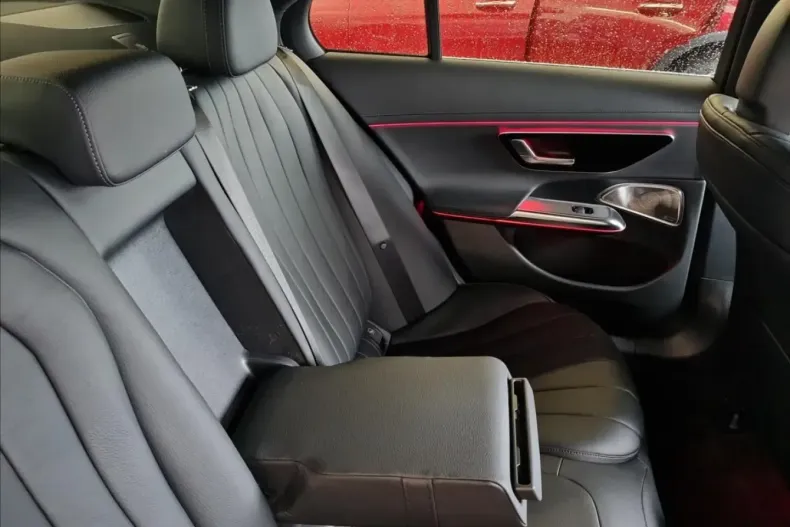 Mercedes-Benz E 220 din 2024 cu 3.157 km - oferta MER146261 - foto 15