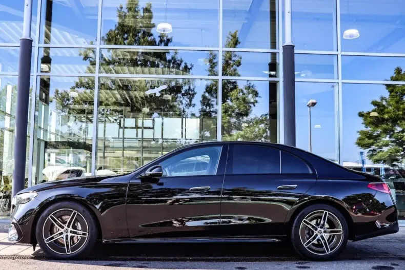 Mercedes-Benz E 220 din 2025 cu 8.050 km - oferta MER146272 - foto 3