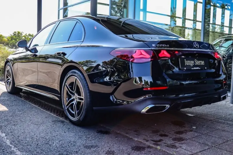 Mercedes-Benz E 220 din 2025 cu 8.050 km - oferta MER146272 - foto 4