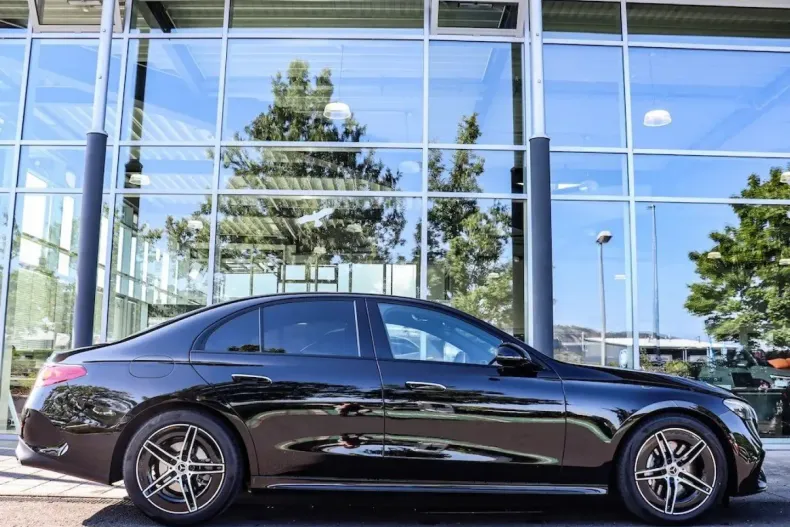 Mercedes-Benz E 220 din 2025 cu 8.050 km - oferta MER146272 - foto 9