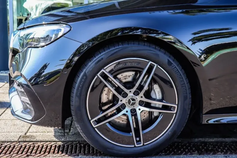 Mercedes-Benz E 220 din 2025 cu 8.050 km - oferta MER146272 - foto 10