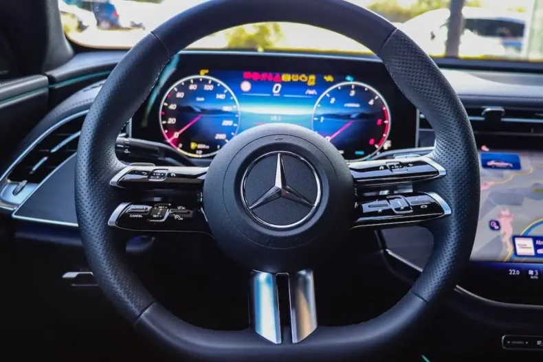 Mercedes-Benz E 220 din 2025 cu 8.050 km - oferta MER146272 - foto 17