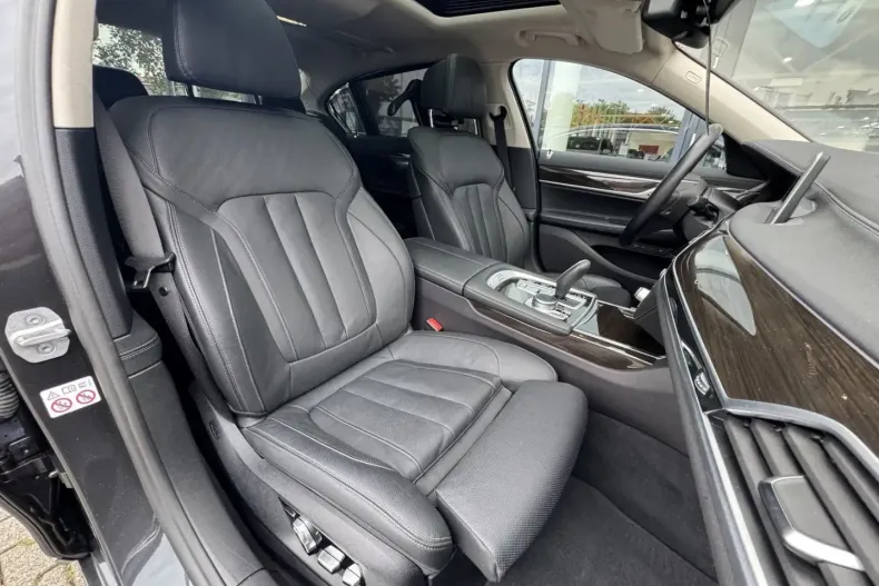 BMW 745 din 2021 cu 75.750 km - oferta BMW146281 - foto 16