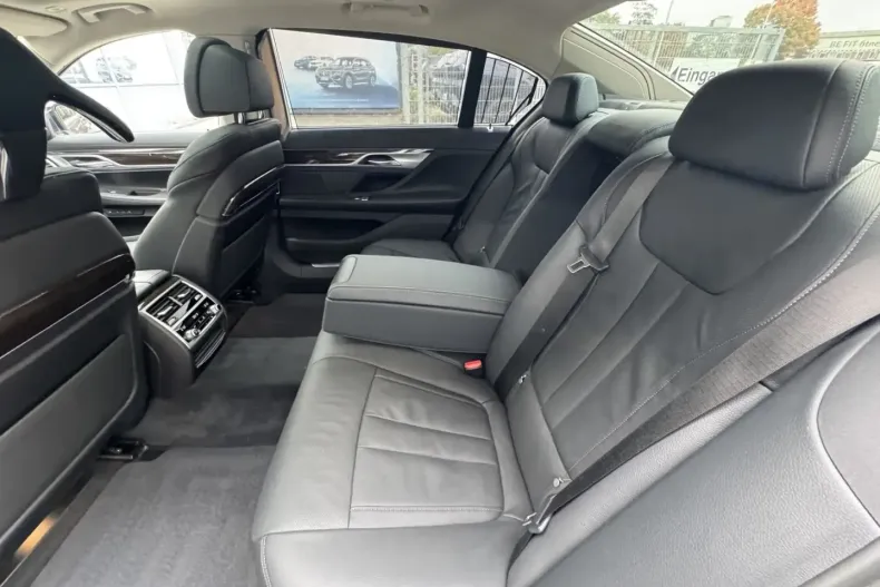 BMW 745 din 2021 cu 75.750 km - oferta BMW146281 - foto 17