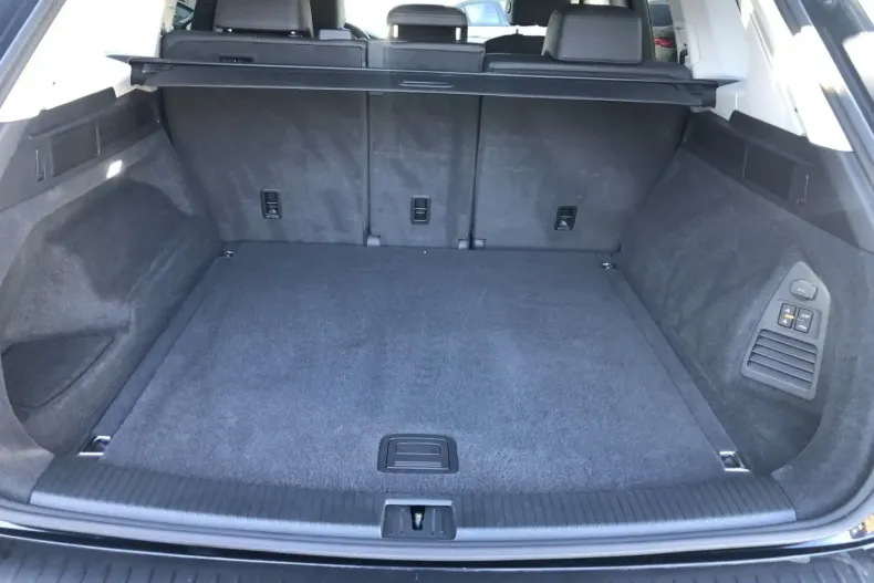 Volkswagen Touareg din 2020 cu 82.885 km - oferta VOL146291 - foto 16