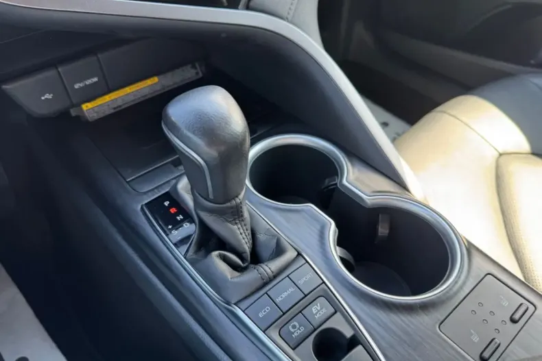 Toyota Camry din 2021 cu 86.695 km - oferta TOY146340 - foto 17