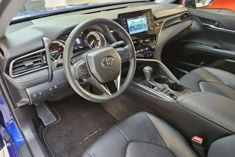 Toyota Camry din 2022 cu 38.660 km - oferta TOY146341 - foto 6