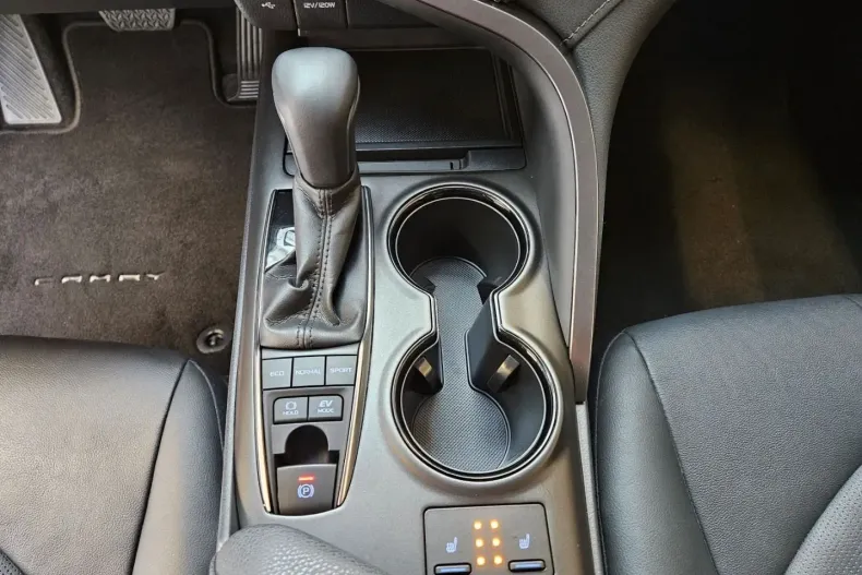 Toyota Camry din 2022 cu 38.660 km - oferta TOY146341 - foto 12