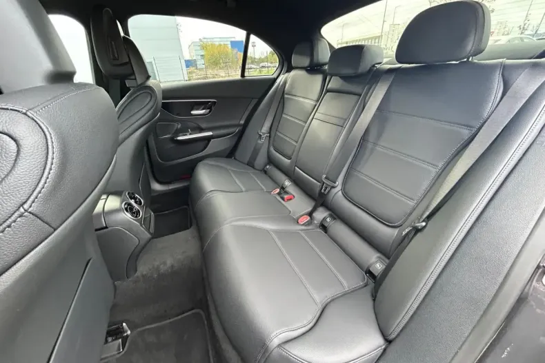 Mercedes-Benz C 30 AMG din 2024 cu 5.988 km - oferta MER146349 - foto 13