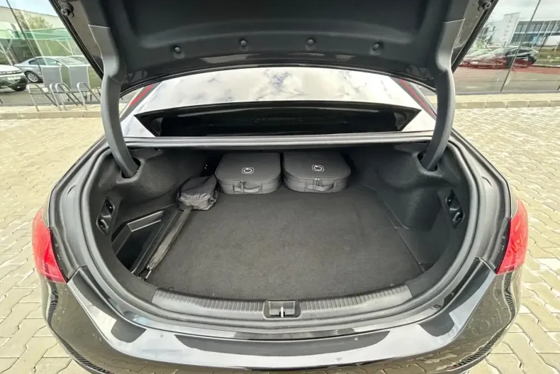 Mercedes-Benz C 30 AMG din 2024 cu 5.988 km - oferta MER146349 - foto 32