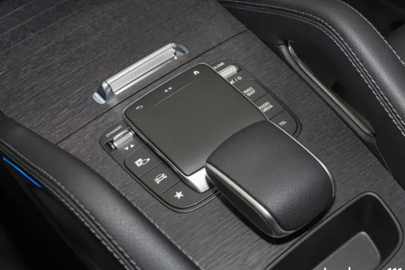 Mercedes-Benz GLE 300 din 2024 cu 13.946 km - oferta MER146363 - foto 24