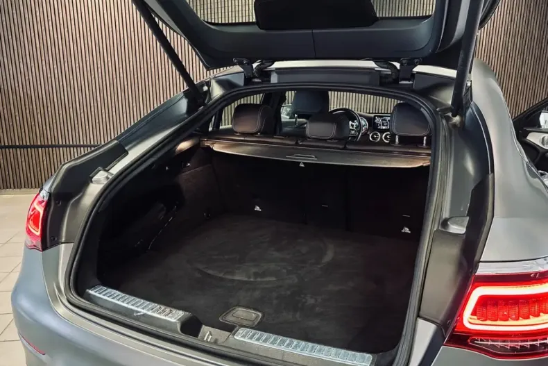 Mercedes-Benz GLC 300 din 2020 cu 88.577 km - oferta MER146369 - foto 7