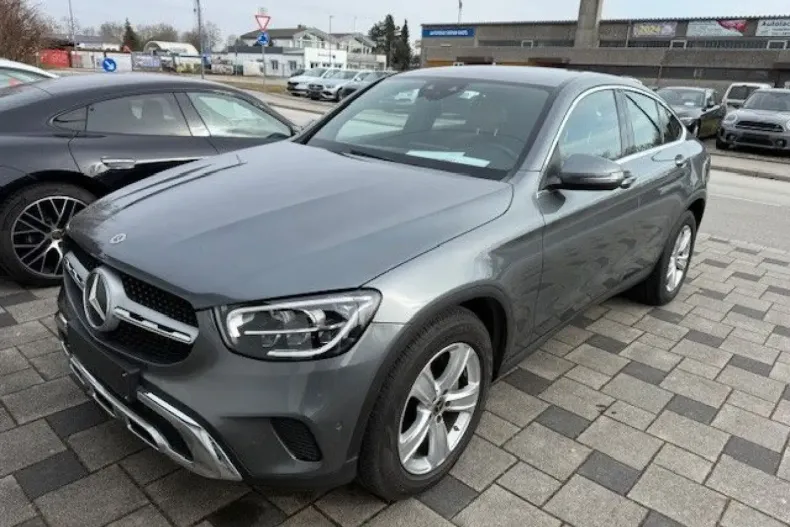 Mercedes-Benz GLC 300 din 2020 cu 104.050 km - oferta MER146376 - foto 2