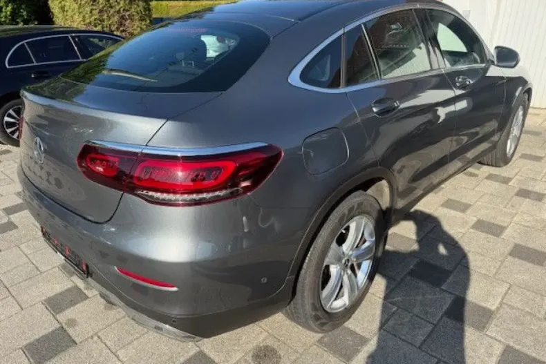 Mercedes-Benz GLC 300 din 2020 cu 104.050 km - oferta MER146376 - foto 4