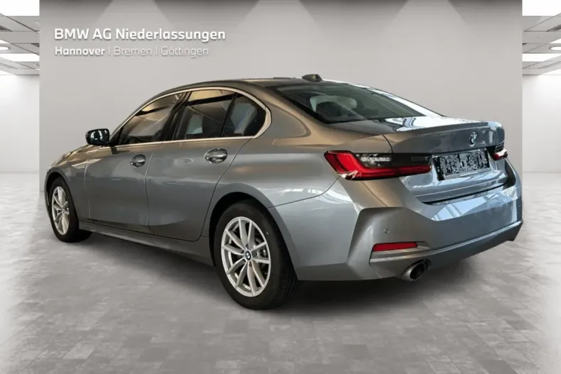 BMW 330 din 2023 cu 57.118 km - oferta BMW146379 - foto 2