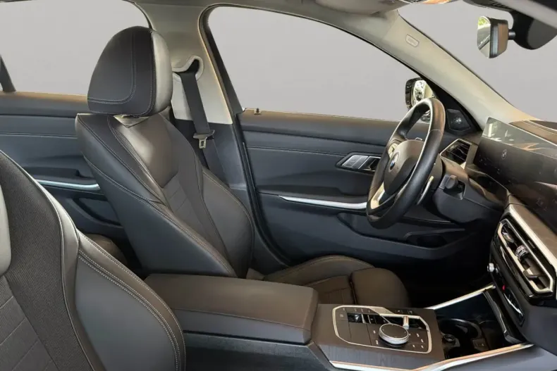 BMW 330 din 2023 cu 57.118 km - oferta BMW146379 - foto 5