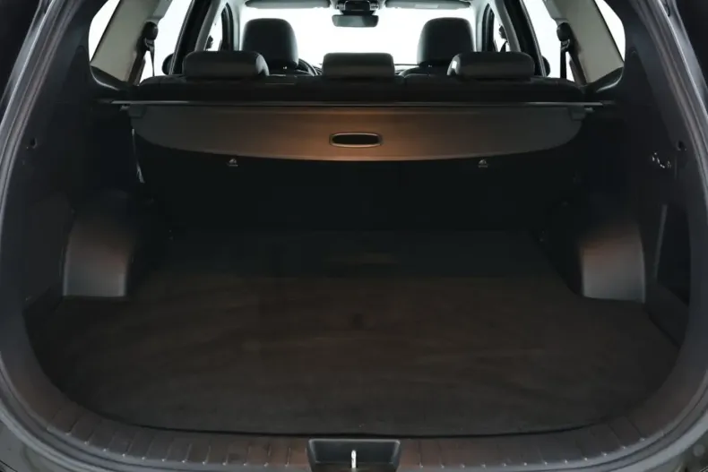 Hyundai SANTA FE din 2022 cu 83.187 km - oferta HYU146381 - foto 5