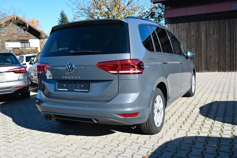 Volkswagen Touran din 2022 cu 59.800 km - oferta VOL146382 - foto 2
