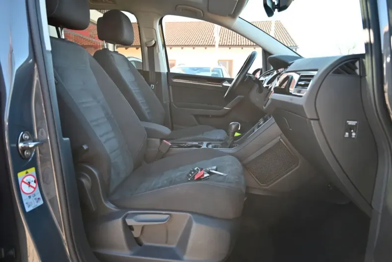 Volkswagen Touran din 2022 cu 59.800 km - oferta VOL146382 - foto 7