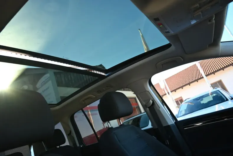 Volkswagen Touran din 2022 cu 59.800 km - oferta VOL146382 - foto 10